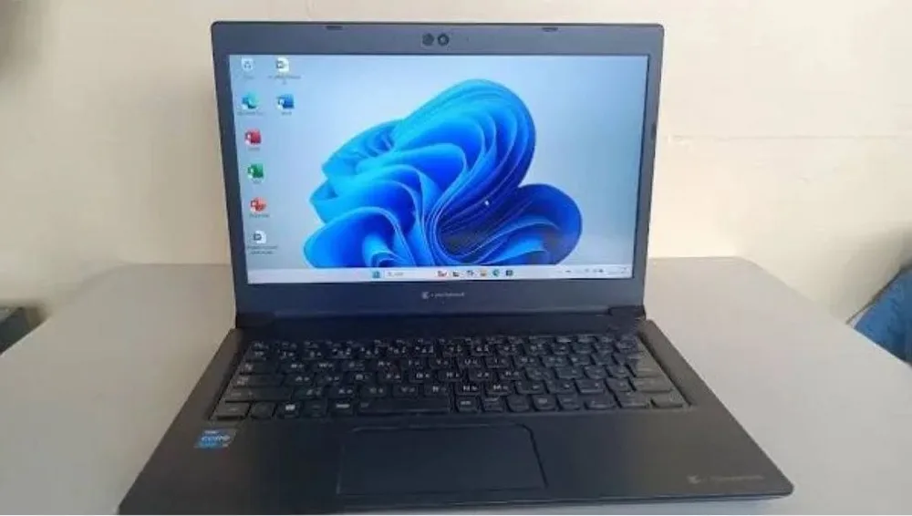 ★東芝 B65EP 第8世代 i5 SSD256gb Windows11pro★
