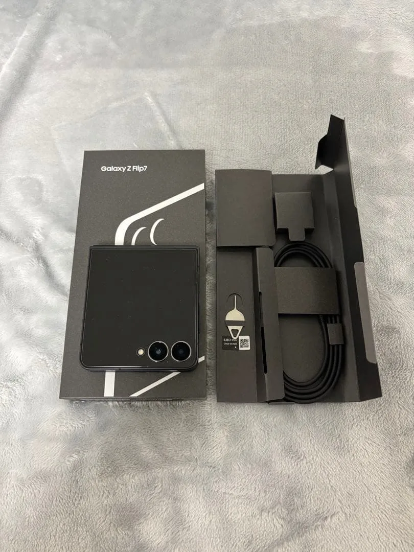 Samsung Galaxy Z Flip7 本体