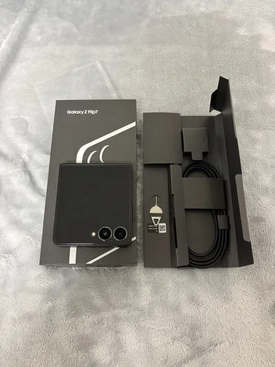 Samsung Galaxy Z Flip7 本体