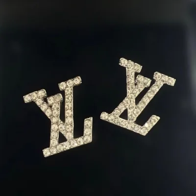 LOUIS VUITTON LVロゴ チャーム 2個セット