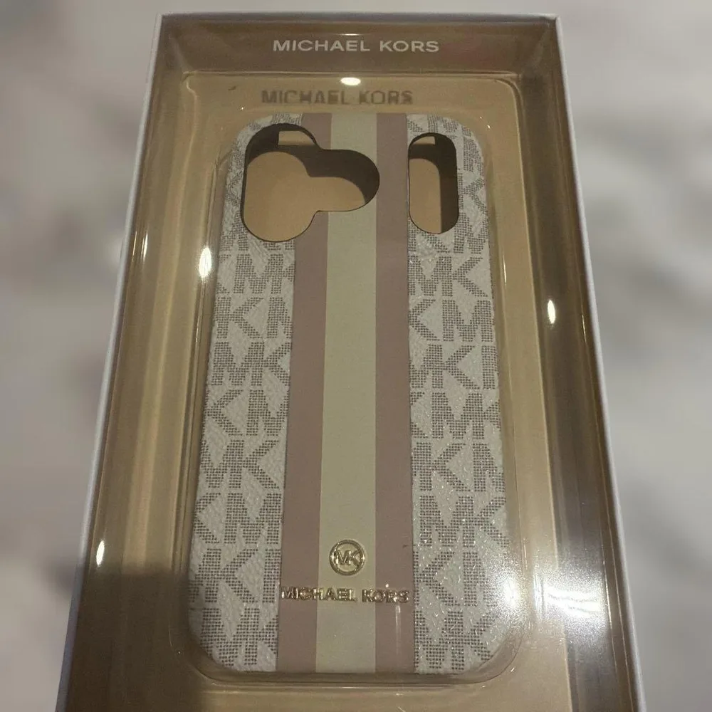新品未開封 MICHAEL KORS iPhoneケース 17pro