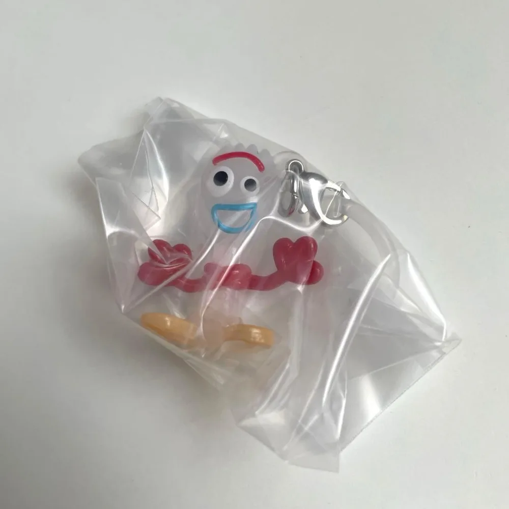 【匿名配送】トイストーリー5 めじるしアクセサリー ガチャ