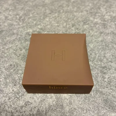 hince ニューデプスアイシャドウ V002
