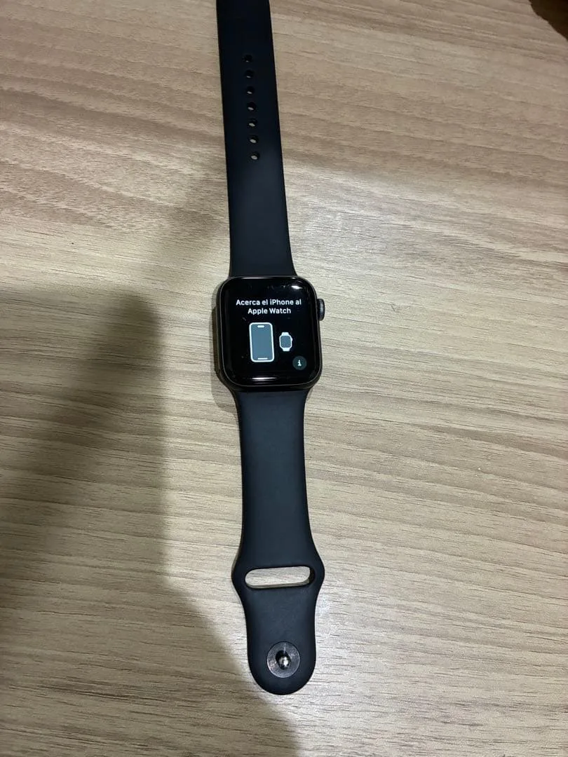 Apple Watch SE 40mm アルミニウム GPS+LTE