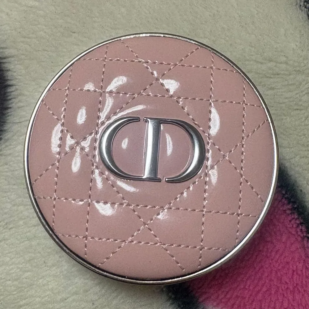 【美品】Dior ディオールスキン フォーエヴァー クッション 00.5N
