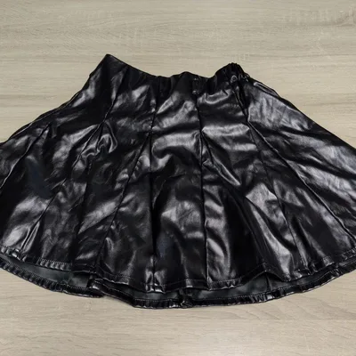 ブラック フェイクレザー プリーツスカート 150cm