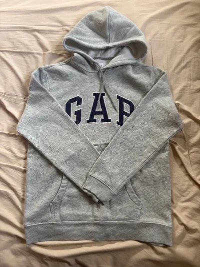 GAP ロゴ プルオーバー パーカー グレー