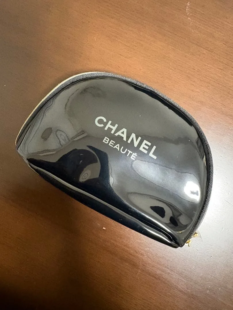 CHANEL BEAUTÉ ポーチ ノベルティ ブラック