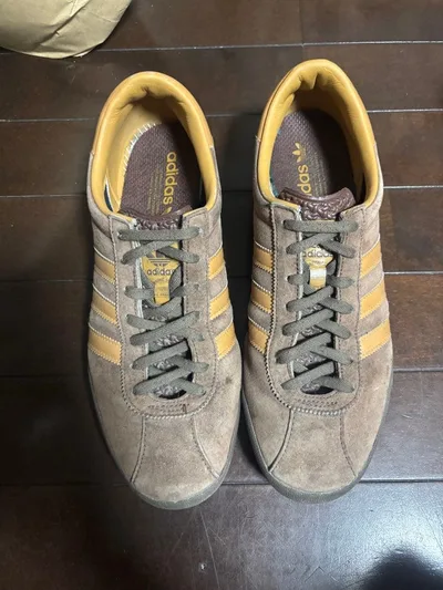 adidas スニーカー ブラウン スエード