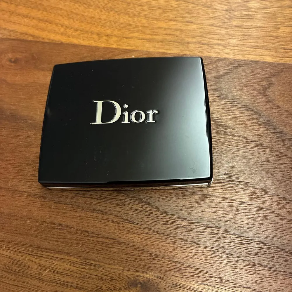 Dior サンク クルール クチュール 699 限定品