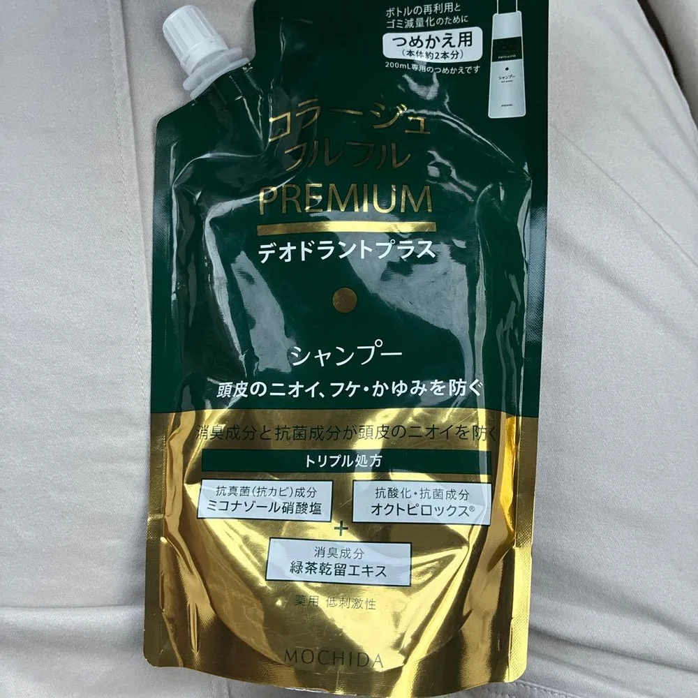 コラージュフルフルプレミアムシャンプー詰め替え用340ml 1袋