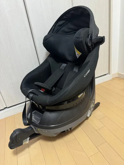 Combi チャイルドシート ブラック