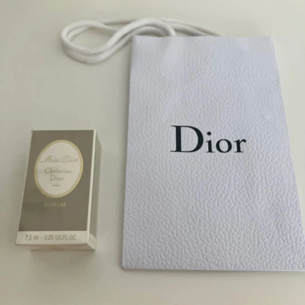 新品 Christian Dior Miss Dior PARFUM 7.5ml