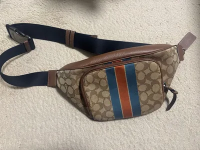 COACH シグネチャー ボディバッグ ウエストポーチ
