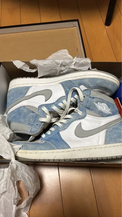 NIKE AIR JORDAN 1 ハイパーロイヤル