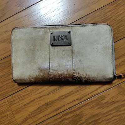 DIESEL 長財布 ラウンドファスナー