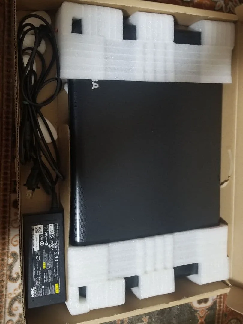 TOSHIBA dynabook T57 17.3インチ ノートPC SSD
