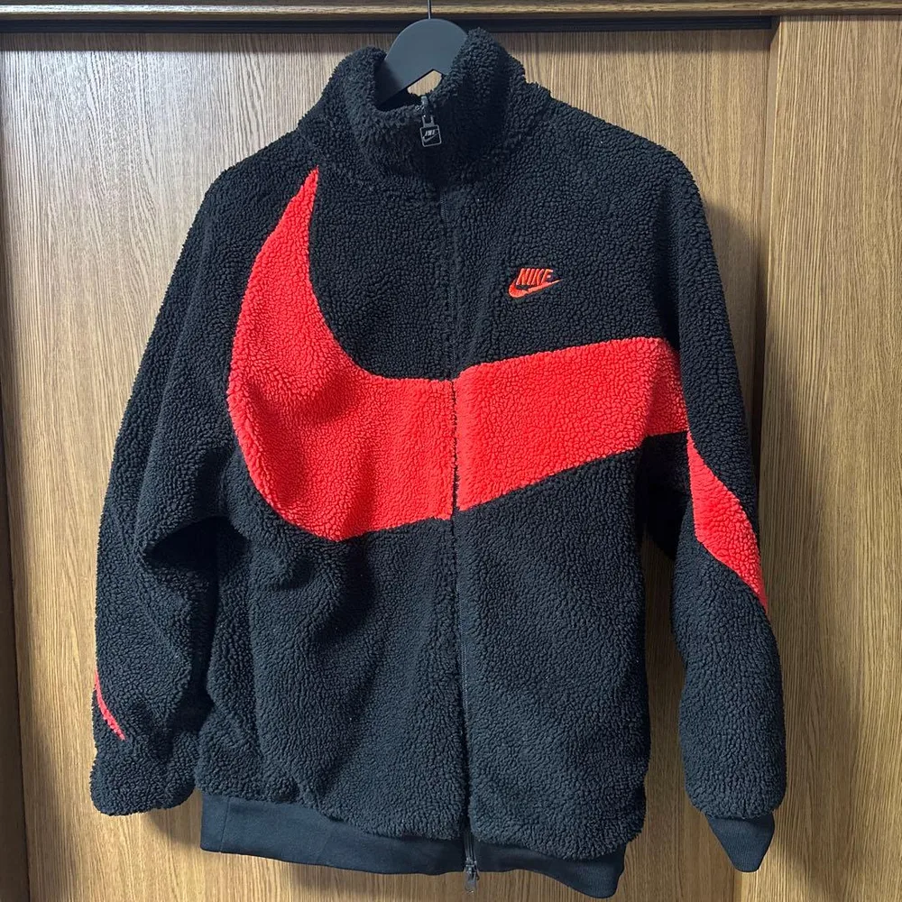 NIKE リバーシブル ボアジャケット ブラック レッド