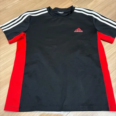 adidas Tシャツ ブラック 140