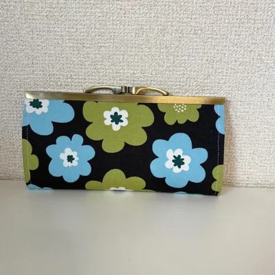 ハンドメイド 浮足がま口20センチ 長財布 北欧風モダンフラワー ネイビー
