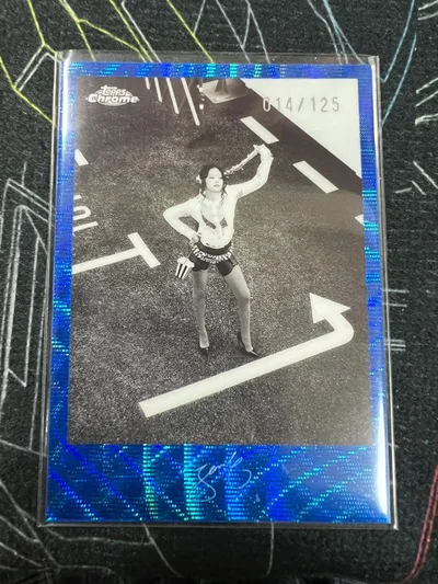 JENNIE Topps Chrome 125枚限定 シリアルカード
