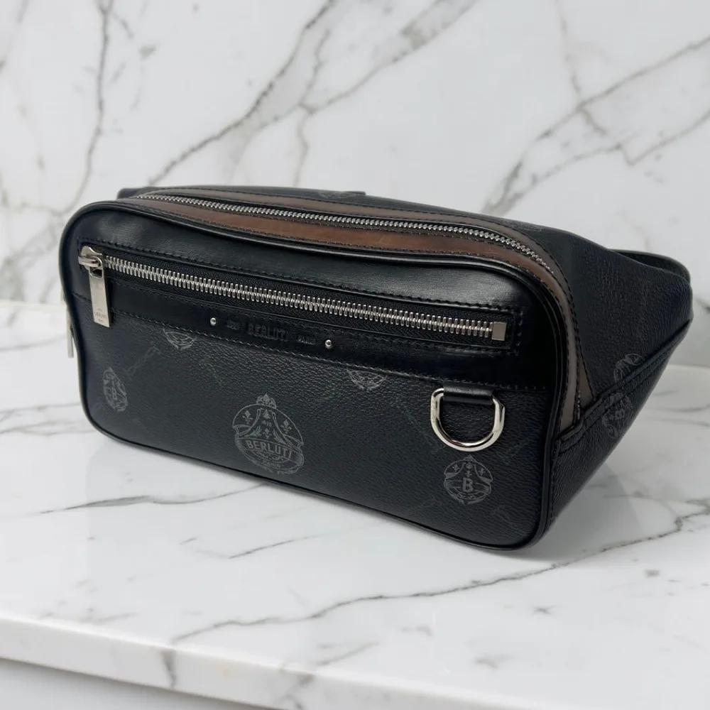 ✨極美品✨Berlutiベルルッティ バラード キャンバス&レザー ボディバッグ
