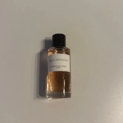 メゾンクリスチャンディオール ウードイスパハン オードゥパルファン 7.5ml