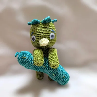 ハンドメイド あみぐるみ きゅうりを持ったカッパ