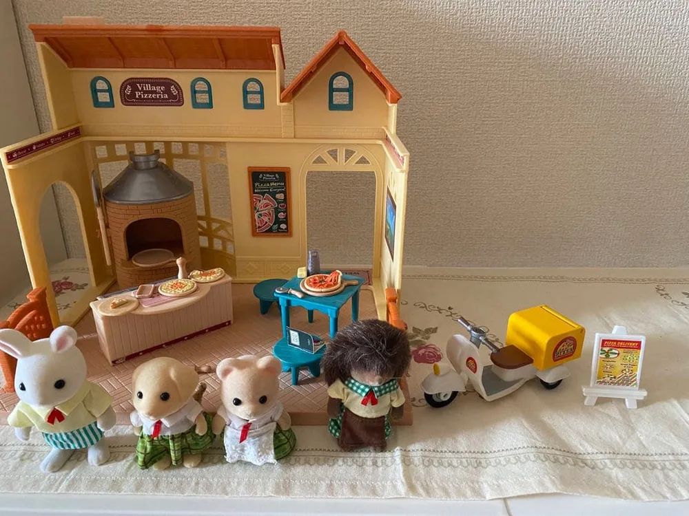 シルバニアファミリー 森のピザ屋さん おとどけピザ屋さんセット 人形付き