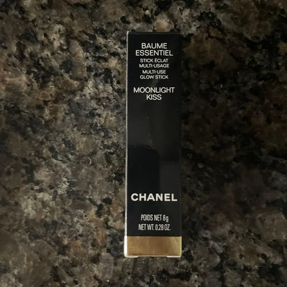 CHANEL ボーム エサンシエル ムーンライト キス 限定色