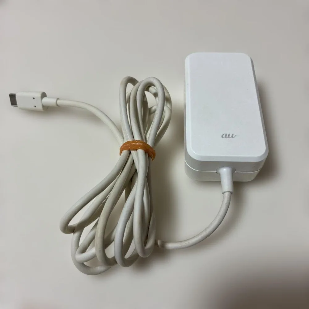 【動作確認済】au 純正 TypeC共通ACアダプタ02 本体