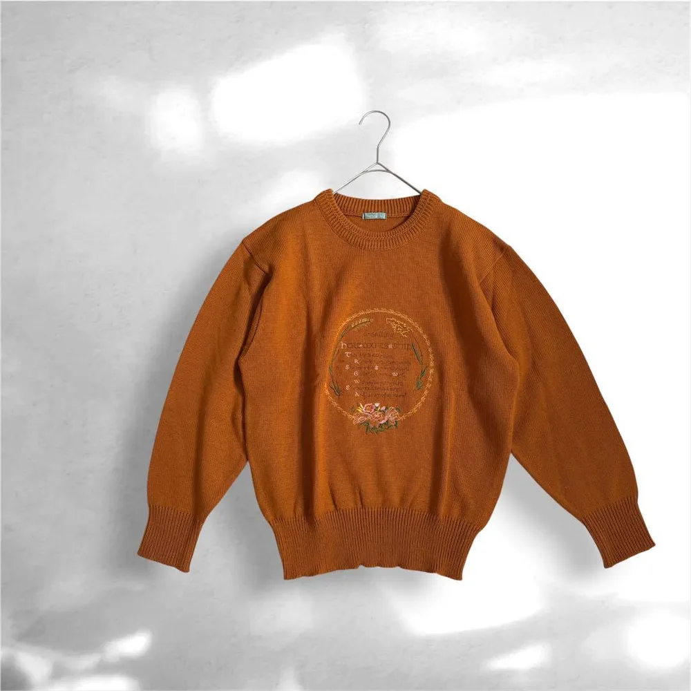 【日本製】Simple-Ease 胸元刺繍 クルーネックニット セーター M