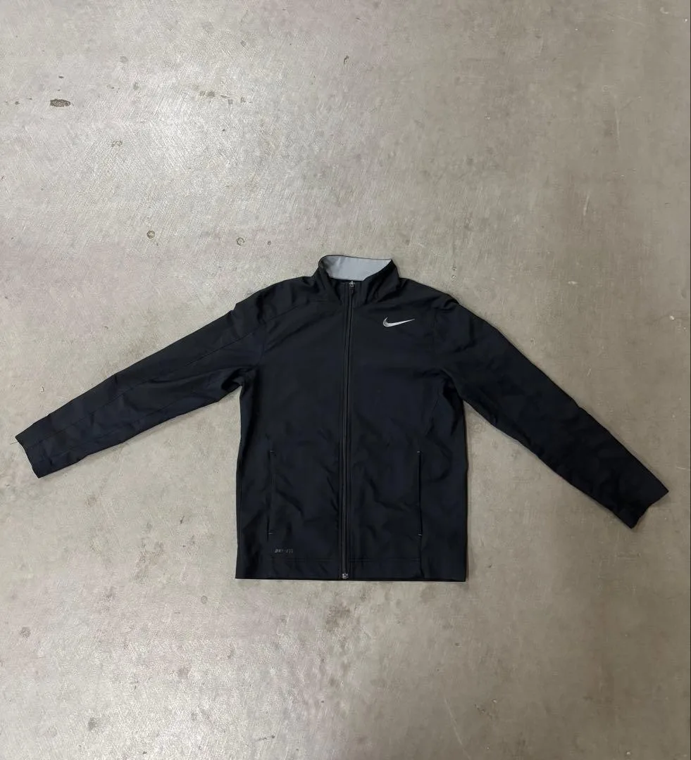 NIKE DRI-FIT ナイロンジャケット