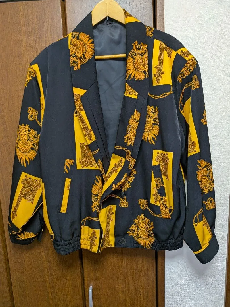 総柄ブルゾン ジャケット ゴールド ブラック
