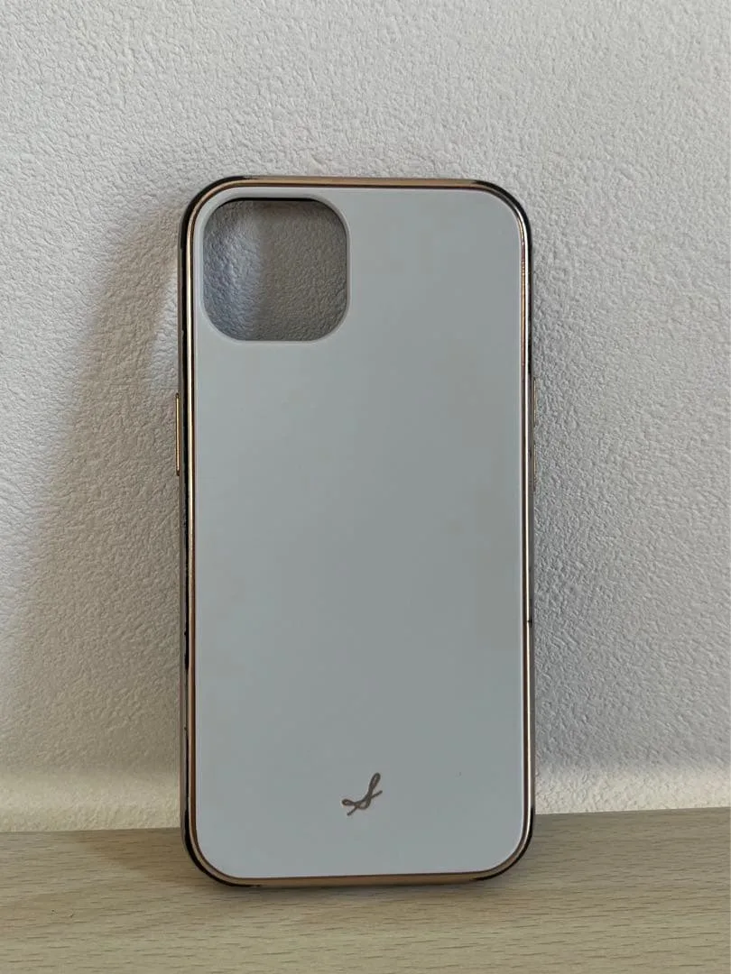 iPhone13用ケース ホワイト×ゴールド 電波干渉防止シート付き