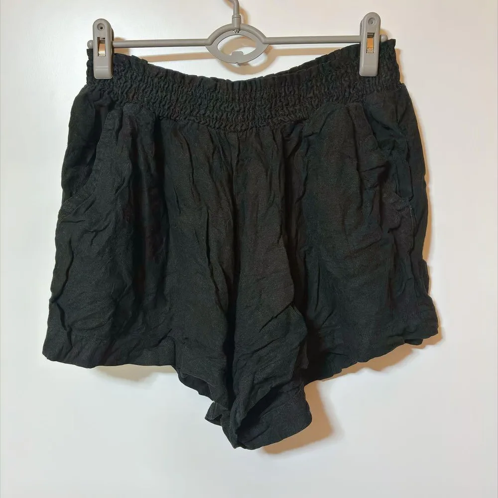 アヴァアンドヴィヴ ショートパンツ ショート丈 無地 X 黒 麻 デイリー
