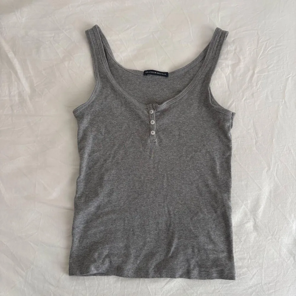 brandy melville タンクトップ