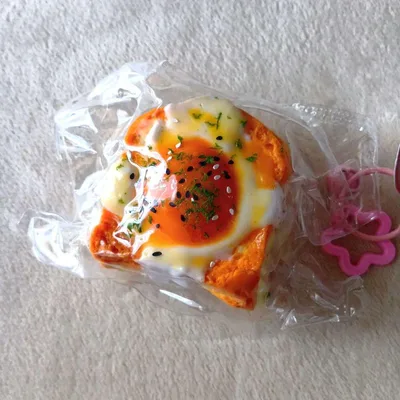 シリコン製 トロッとスクイーズ 目玉焼きトースト 氷バター
