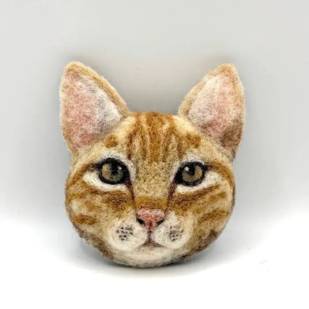 羊毛フェルト 猫 ブローチ 茶トラ
