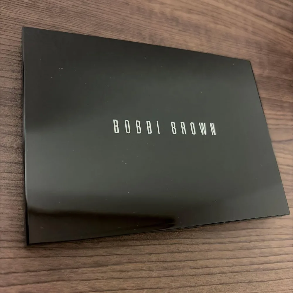 BOBBI BROWN(ボビイ ブラウン)コンパクトケース