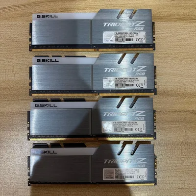 G.SKILL Trident Z RGB DDR4 3200 合計32GB