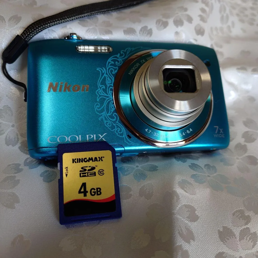 Nikon COOLPIX S3500デジタルカメラ本体