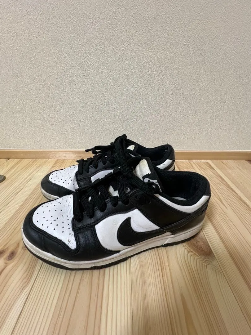 รองเท้าผ้าใบ NIKE Dunk Low Black White