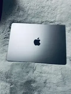 MacBook Air 13インチ M3 16GB 256GB