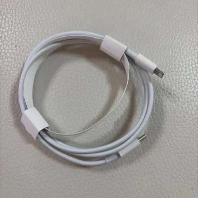 USB-C to Lightning ケーブル ホワイト