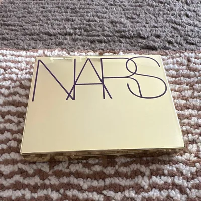 NARS ナーズ ゴールドダスト ライトリフレクティングセッティングパウダー