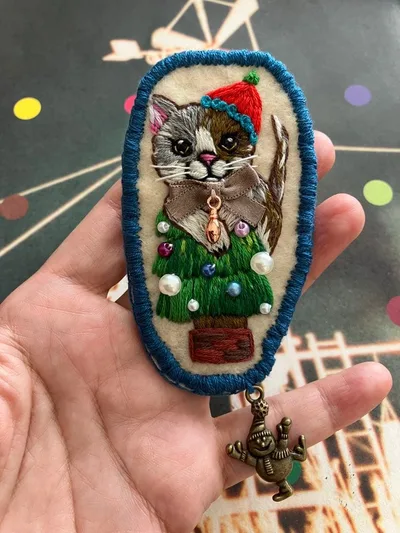 三毛刺繍ブローチ クリスマスツリー