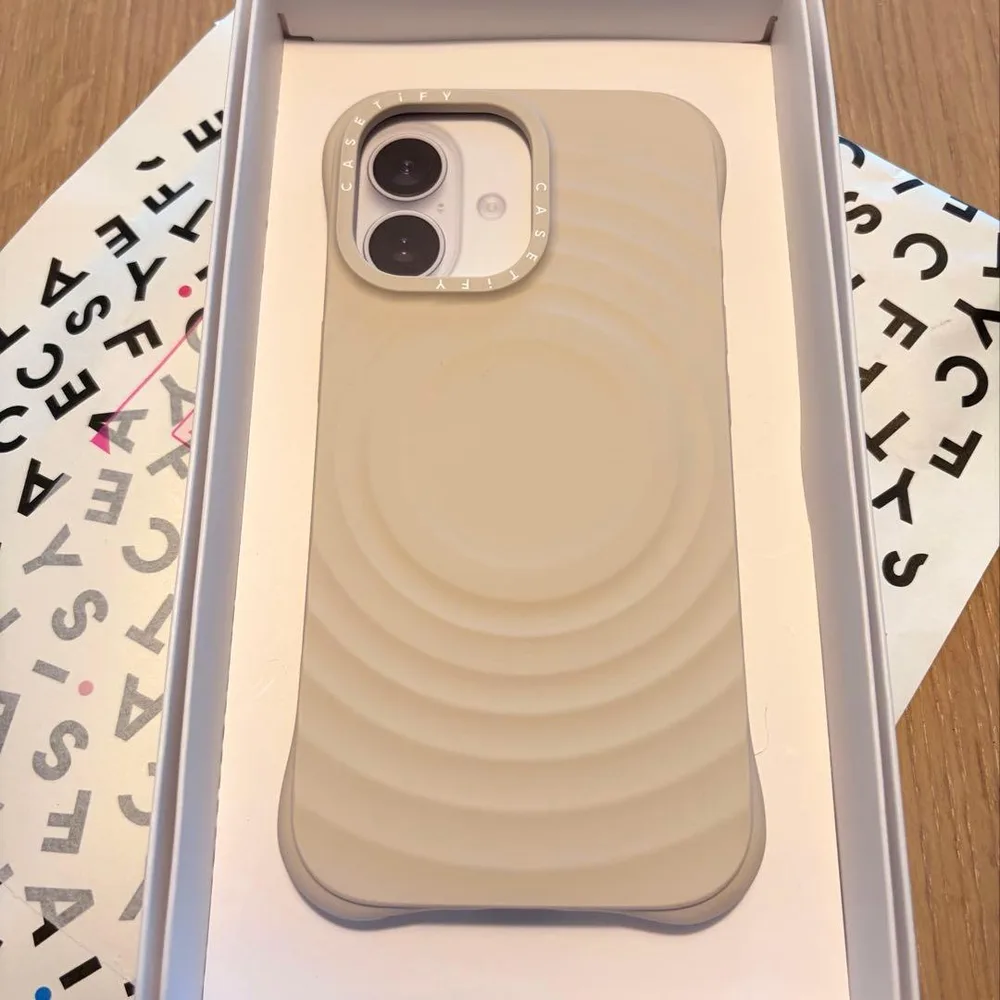 【新品】Casetify Ripple Case iPhone17 オーツ