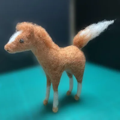 羊毛フェルト 仔馬