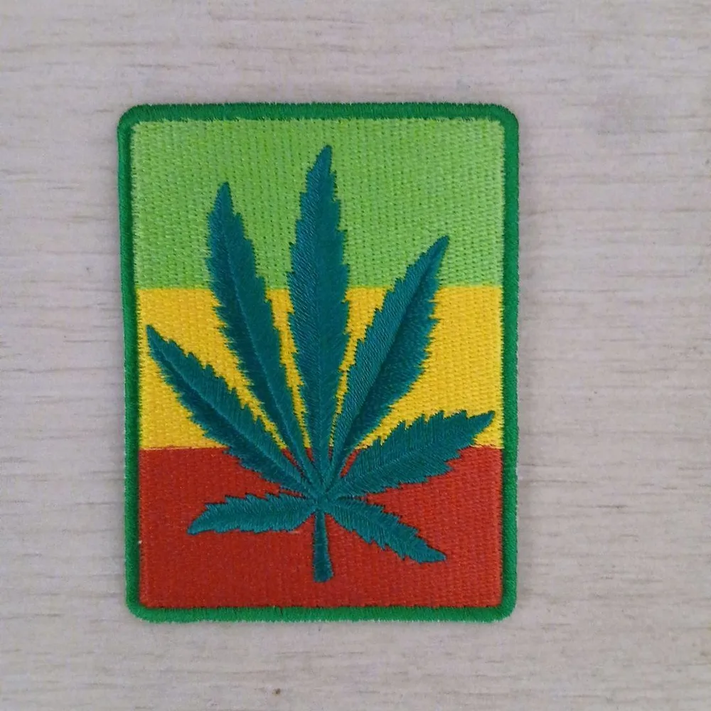 大麻柄☆アイロンワッペン☆刺繍ワッペン☆カンナビス☆リメイク☆ラスタ☆ヘンプ